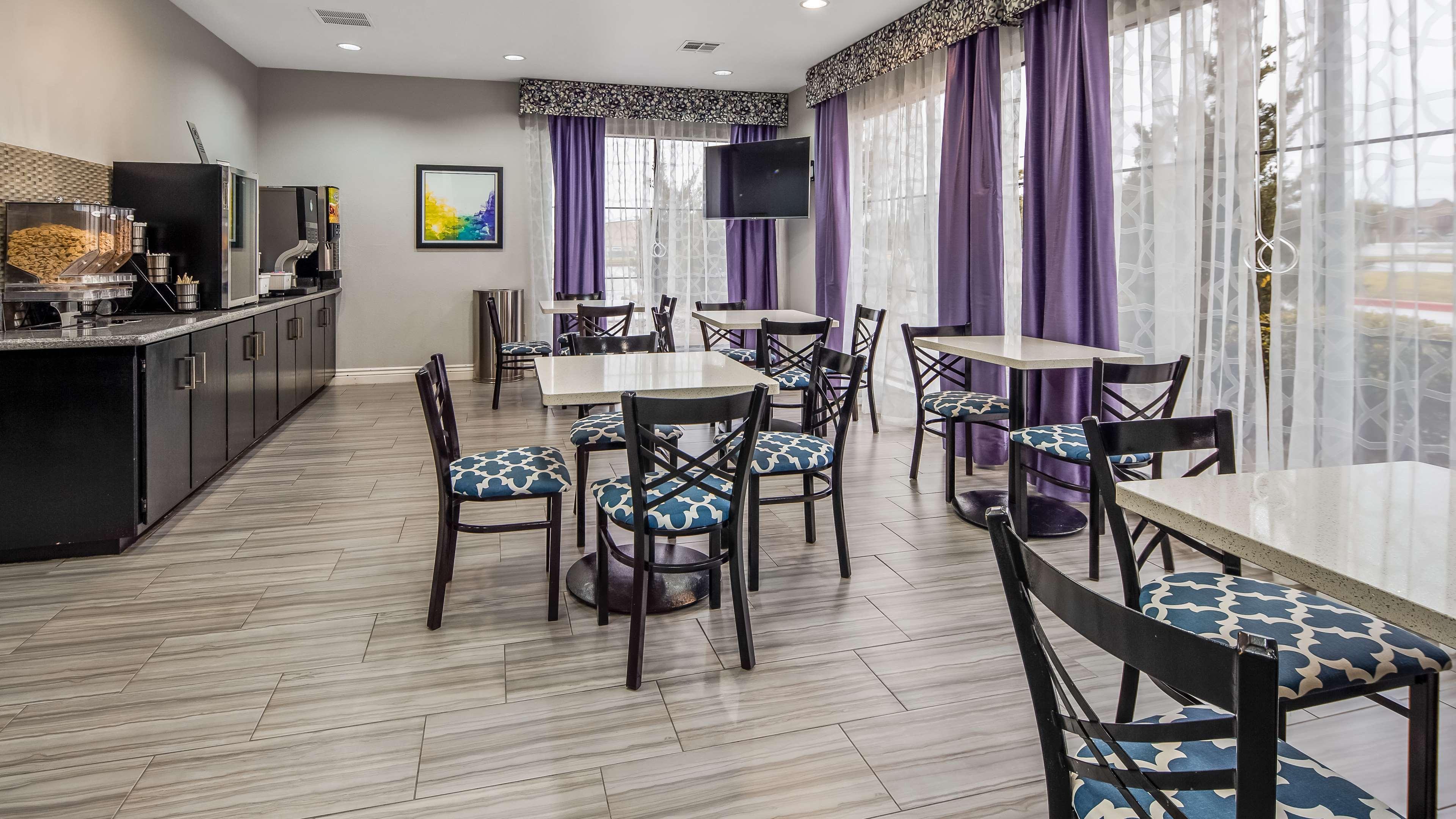 Best Western Executive Inn Corsicana Bagian luar foto