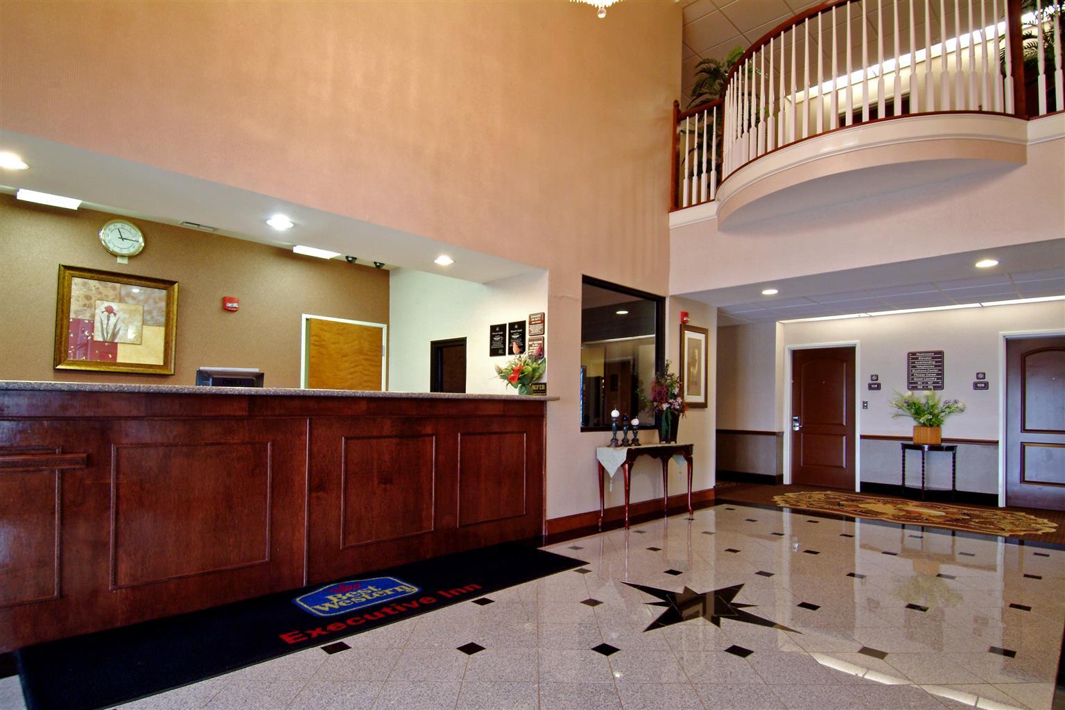 Best Western Executive Inn Corsicana Bagian luar foto